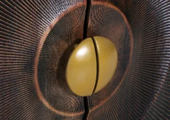 INTERhome Sideboard SANTA CRUZ Akazie massiv Eisen 177 x 47 x 78 cm pulverbeschichtet Akazie massiv schwarz gebeizt + lackiert|||---|||Schwarzes Akazienholz – pulverbeschichtetes Eisengestell – 2 Drehtüren – 2 Einlegeböden – Stauraum – Ablage – Art Déco Stil – Griff