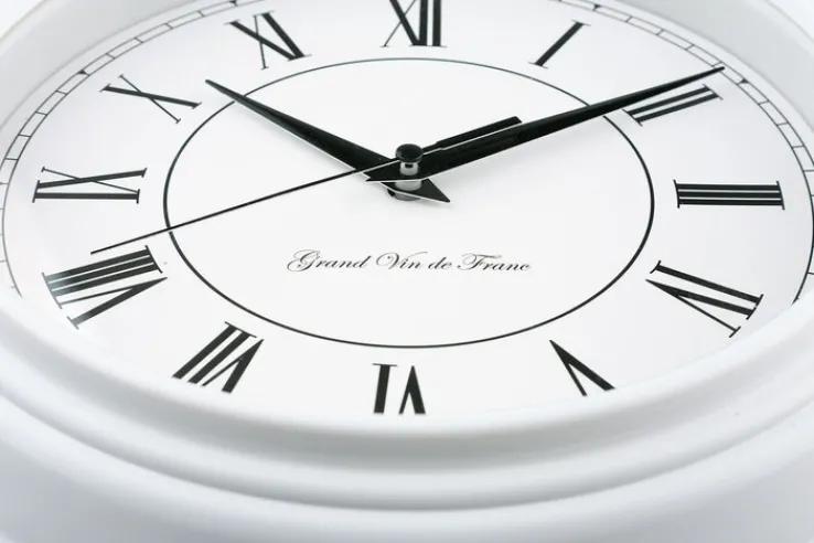 Mebus Quarz-Wanduhr 25 cm weiß